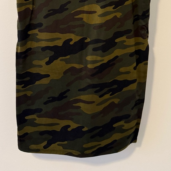 Sundry by Evereve army print skirt - Picture 5 of 6